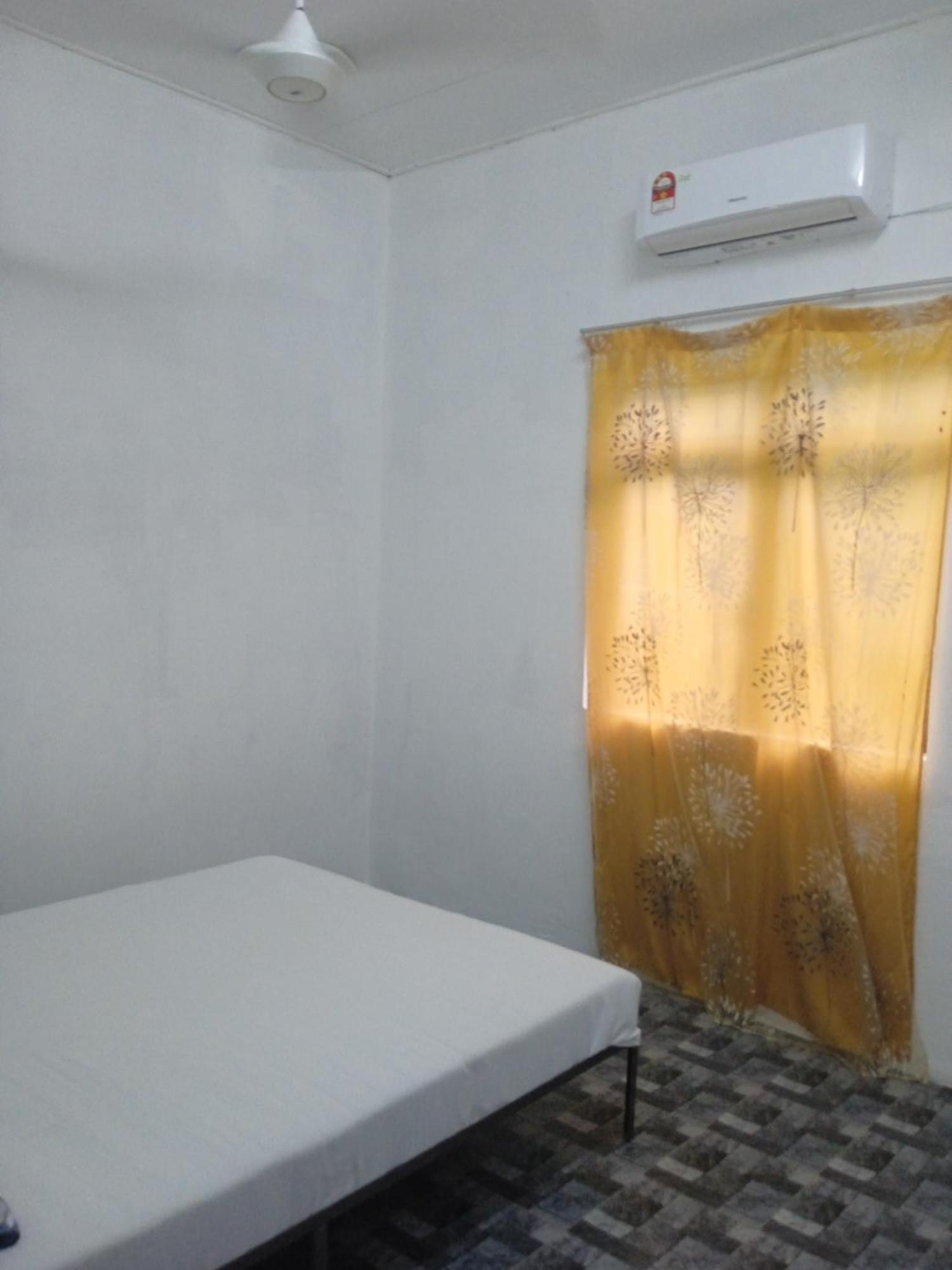 Homestay Idaman B B With 2 Room Aircond 2 Quen Bed And Not Sharing Room -Privacy Kuala Terengganu Exterior foto