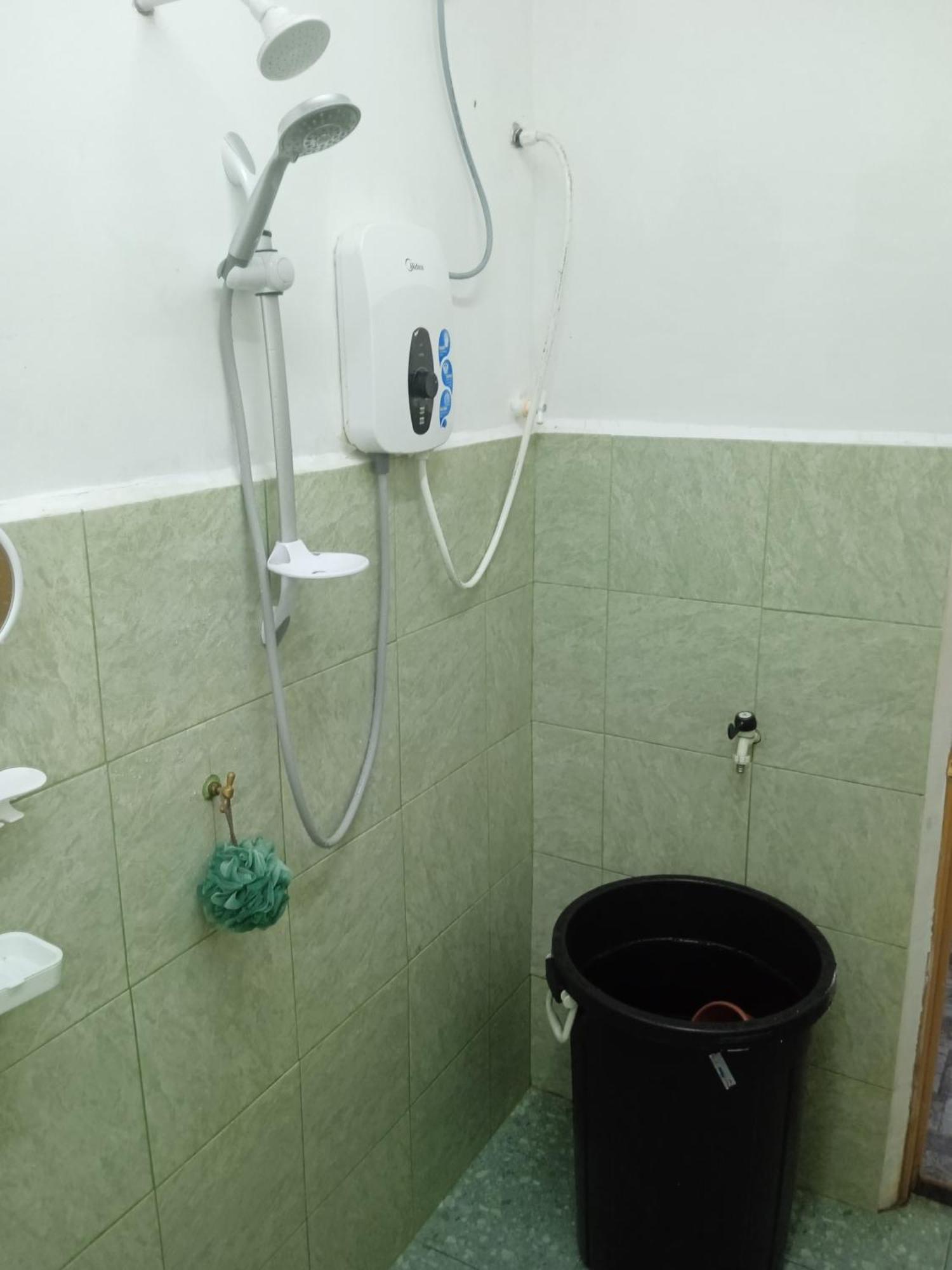 Homestay Idaman B B With 2 Room Aircond 2 Quen Bed And Not Sharing Room -Privacy Kuala Terengganu Exterior foto