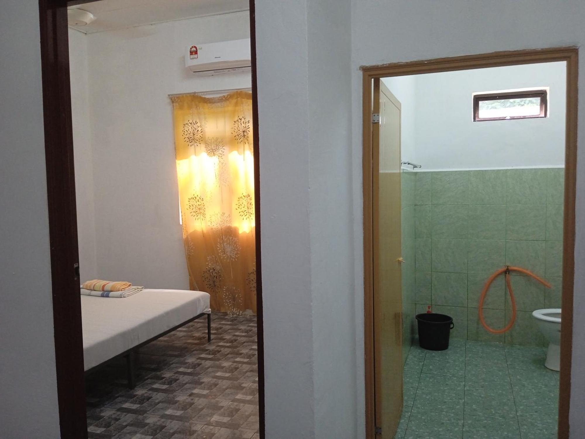 Homestay Idaman B B With 2 Room Aircond 2 Quen Bed And Not Sharing Room -Privacy Kuala Terengganu Exterior foto
